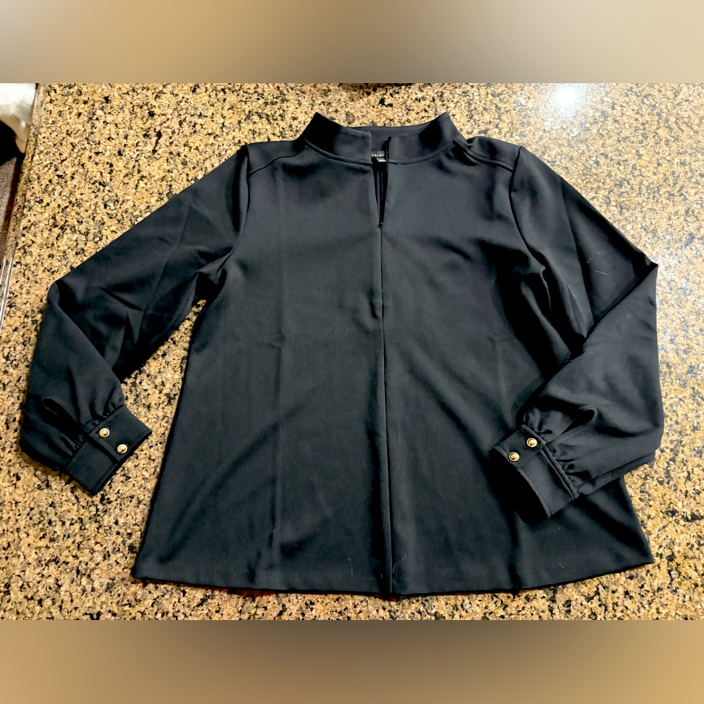 Talbots Women’s Long sleeve dress shirt. 3/4 zip  Size M